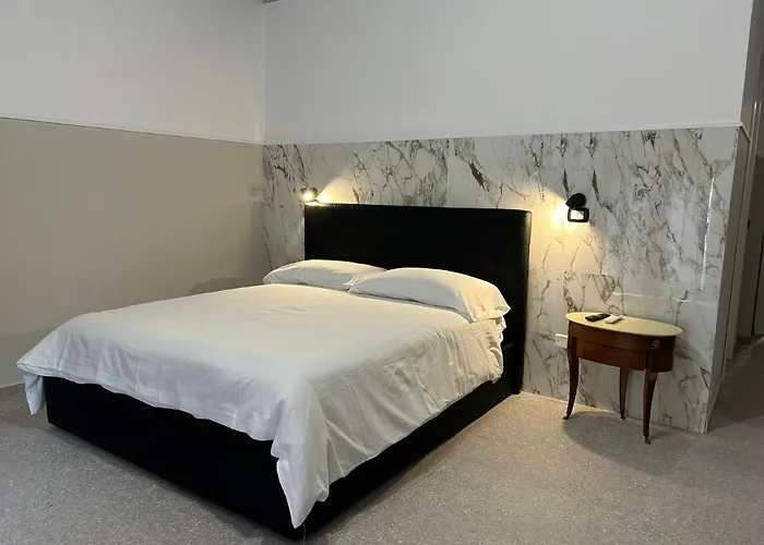 La Del Centro Storico 4* ナポリ